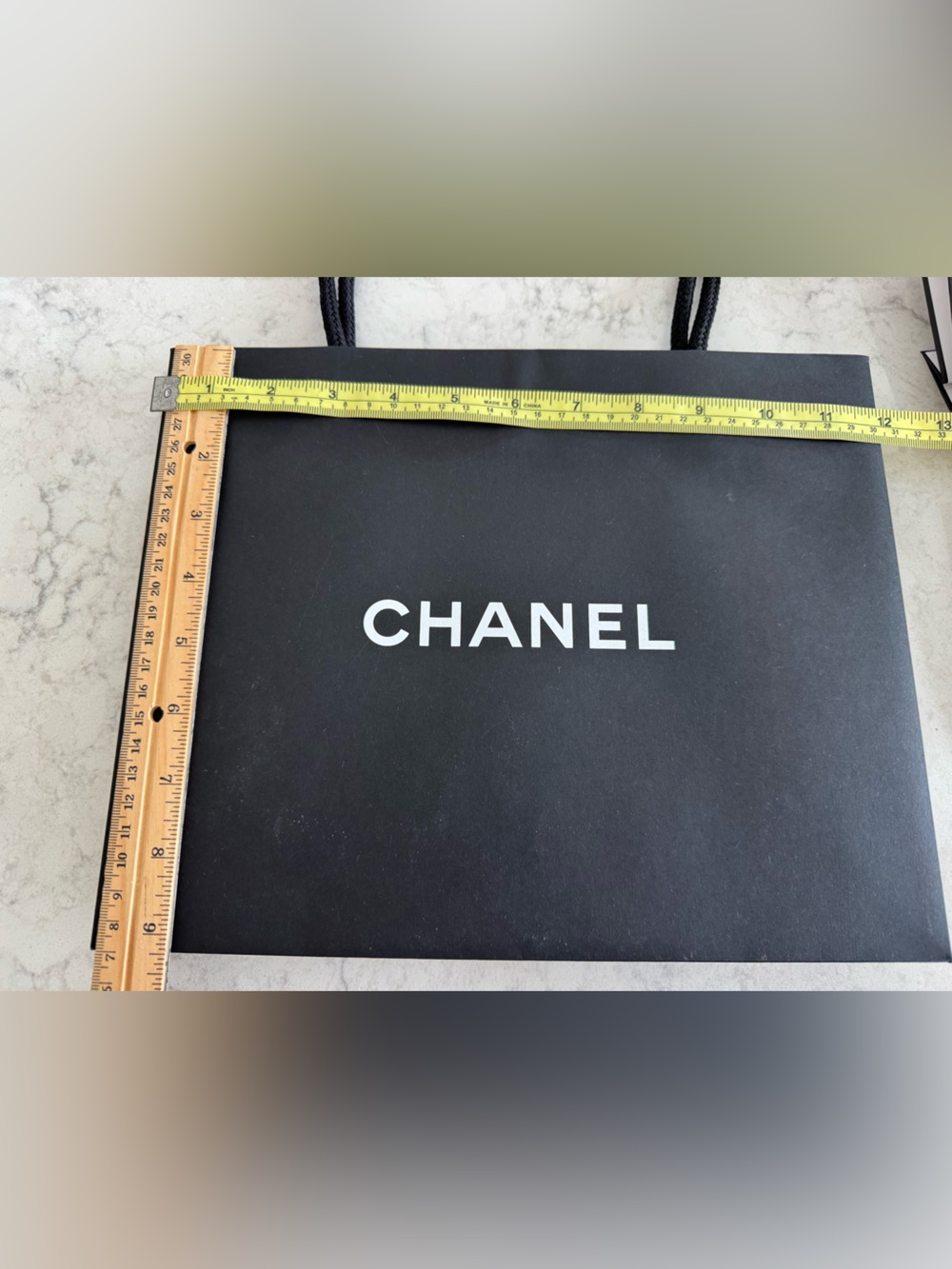 CHANEL Black and White Gift bags - Picture 4 of 9